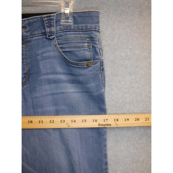 Ab solution Democracy jeans size 10 Cropped Light Blue Wash Low Rise - Picture 8 of 9